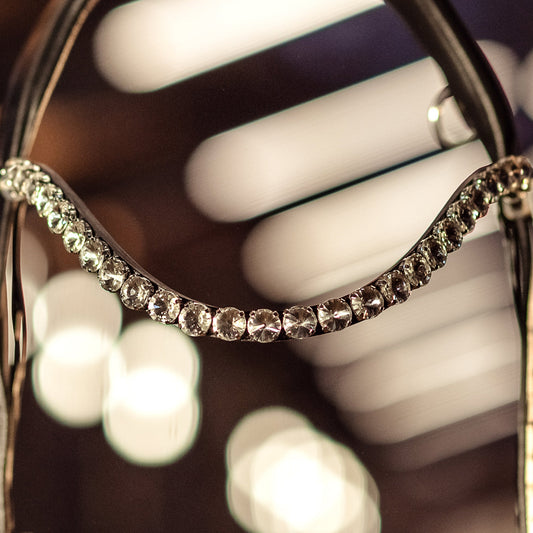 Horse browband Crystal White&nbsp; by IBV Equine

This is one of our BEST SELLERS

While stunning with timeless white lab diamonds, this collection offers boundless creative freedom. You can effortlessly replace them with&nbsp;vibrant colored diamonds, allowing for endless combinations. With over 25 colors and 4 browband shapes and stone size to choose from, you have the ultimate ability to design a piece that perfectly reflects your unique style and vision.Please&nbsp;contact&nbsp;us if you would like to&n