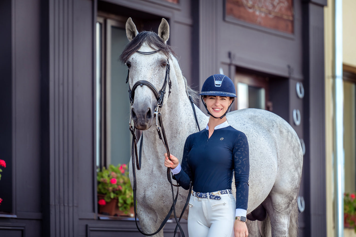 Horse browband Double Braided Leather by IBV Equine
Featuring a double strand of meticulously braided leather, this browband creates a distinctive texture and a subtle, refined presence. The warm, earthy hue of the leather provides a natural complement to any horse's coat and bridle.
Evadable in 2 colors brown and black. 
Each browband is handmade from scratch using premium European materials and durable leather. Featuring our exclusive magnetic snap system, you can instantly change your browband to suit an